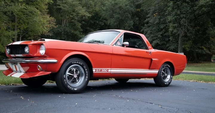Ford Mustang 1966 pickup: restomod o custom?