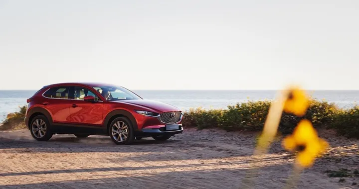 Mazda CX-30 2022: prezzi, novità, motori, allestimenti