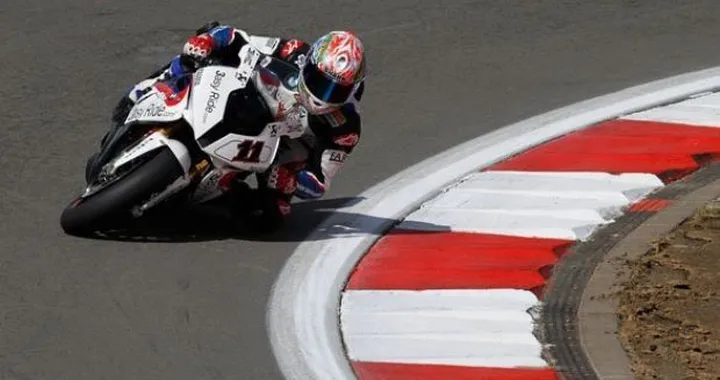 WSBK Misano, per Troy Corser "sospetto trauma cranio cervicale". La caduta alla curva della Quercia