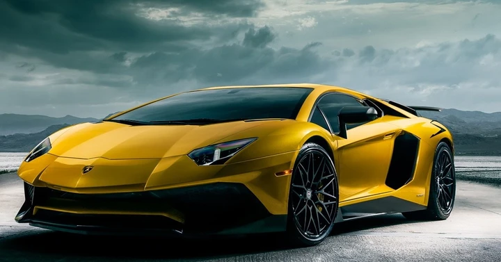 Lamborghini Aventador SV: nuove foto in giallo