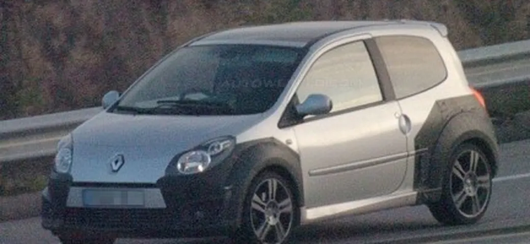 Renault Twingo RS: addio quiete