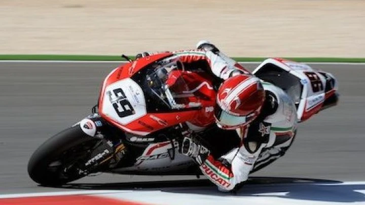 WSBK: Luca Scassa  (in macchina) verso Assen. 