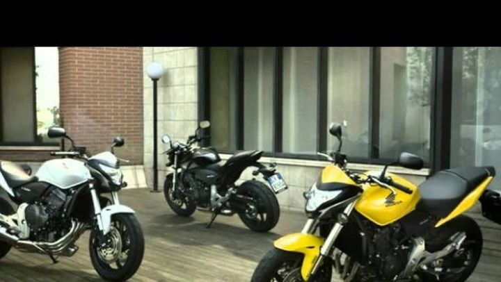 Video Test Honda Hornet 2011