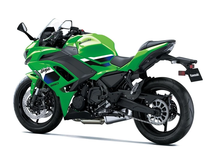 Kawasaki Ninja 650 2027, finalmente cambia dove serviva: nuova forcella e freni radiali
