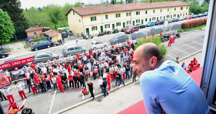Claudio Domenicali accolto dal "Rombo" Ducati
