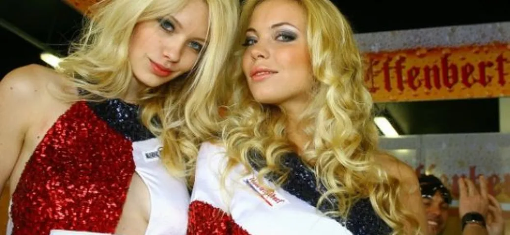Sexy Bikers: le Paddock Girls della SBK a Silverstone