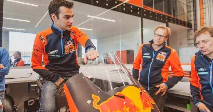 MotoGP: Dani Pedrosa in visita alla sede KTM Racing