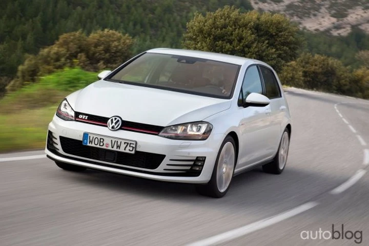 Volkswagen Golf: in arrivo il tetto in carbonio per la GTI e la R?