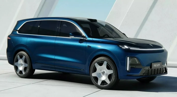 Deepal S9: il nuovo SUV premium elettrificato di Changan in arrivo nel 2025