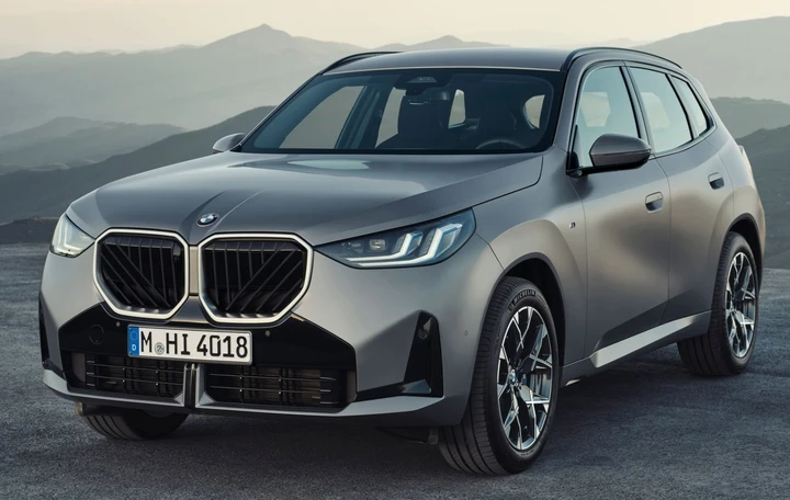 Nuova BMW X3 2024: più spaziosa, tecnologica e potente