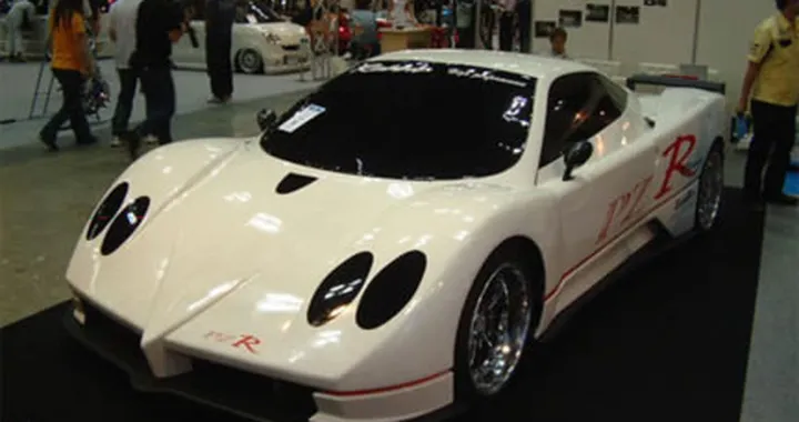 Una Pagani Zonda? No, una Toyota MR2