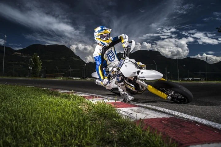 Husqvarna FS 450 M.Y. 2015 [Foto e Video ]