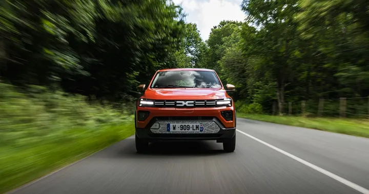 Dacia Spring si porta a casa al costo di una e-bike (con gli incentivi)