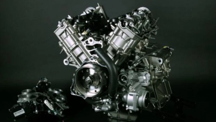 Honda VFR1200F 2010: il motore