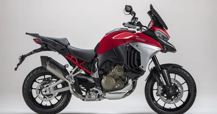 Ducati Multistrada V4, ancora più cattiva con gli accessori Akrapovic