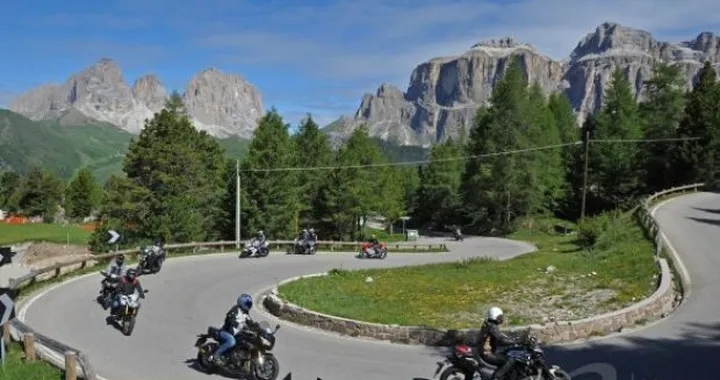 Grande successo per il Dolomiti Ride 2011 fra moto, VIP e paesaggi incantevoli