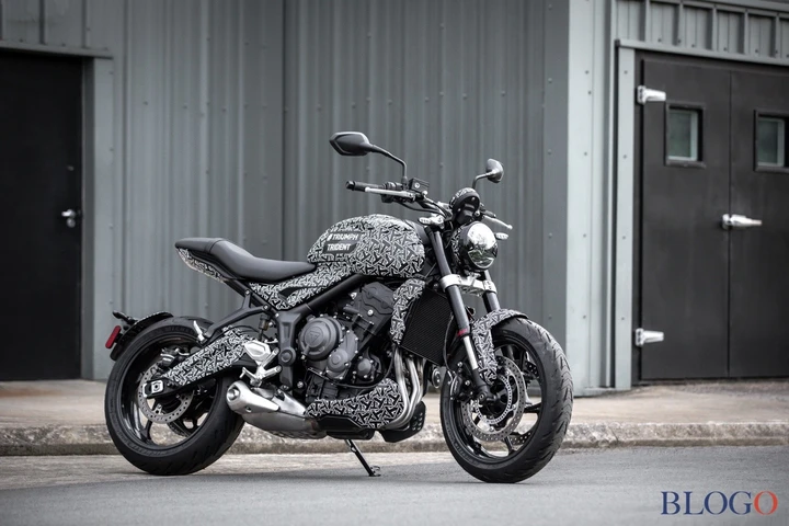 Triumph Trident: ultimi test su strada per la roadster britannica [Foto]