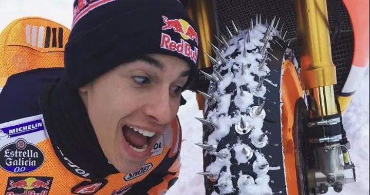 Marc Marquez e la Honda RC213V sulla neve [Video]
