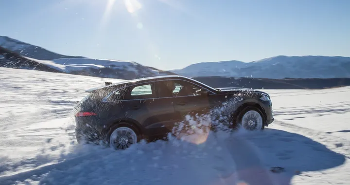 Jaguar F-Pace 2.0d AWD Portfolio: la nostra prova