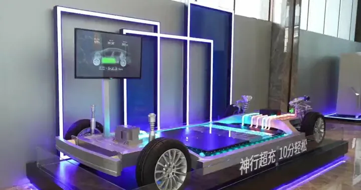 La nuova batteria LFP che ricarica dal 10% all'80% in 3 minuti e 44 secondi