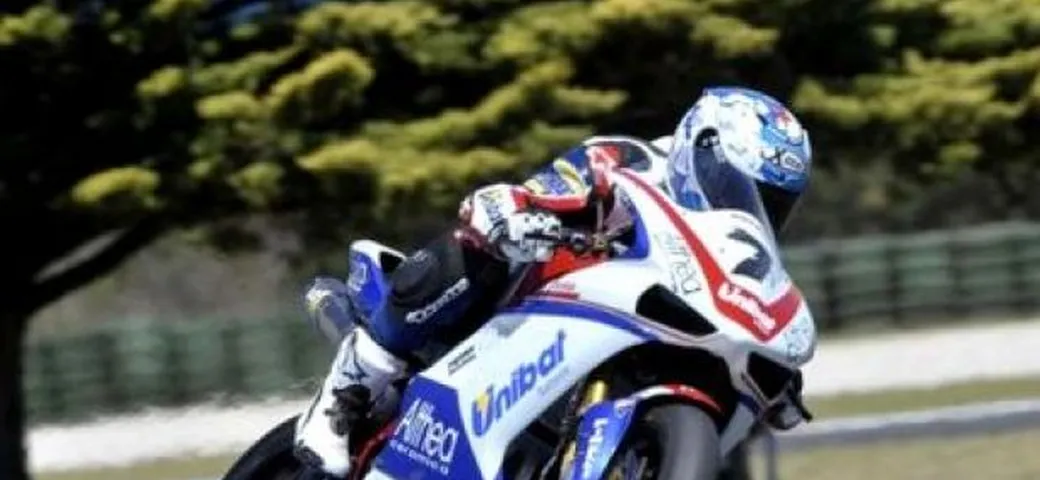 Phillip Island stellare! Super Checa 