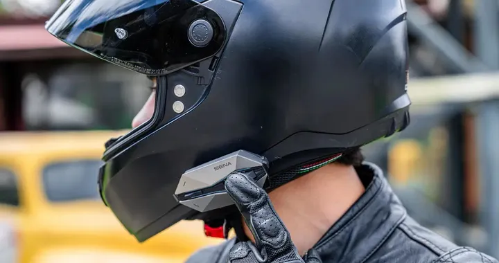 Sena rinnova la gamma con il 60X: ergonomia, IA e audio firmato Bose