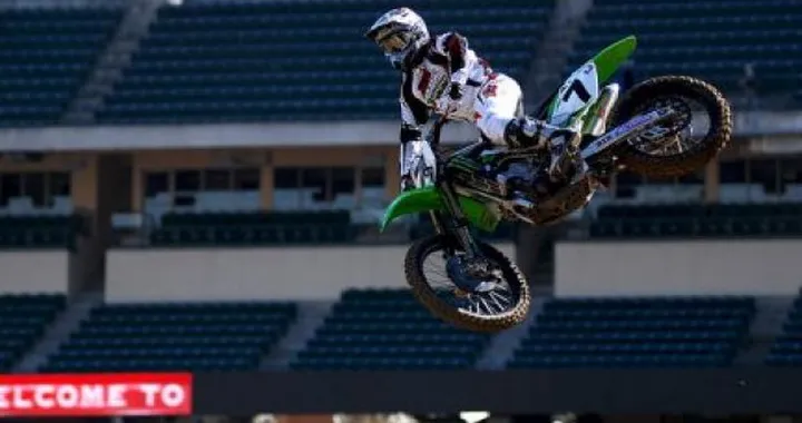 Supercross: "Bubba" Stewart domina Phoenix, ma Villopoto rimane al comando