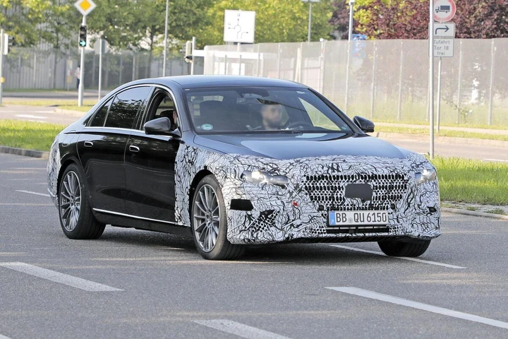 Mercedes-Maybach Classe S, la grande ammiraglia non rinuncia al V12