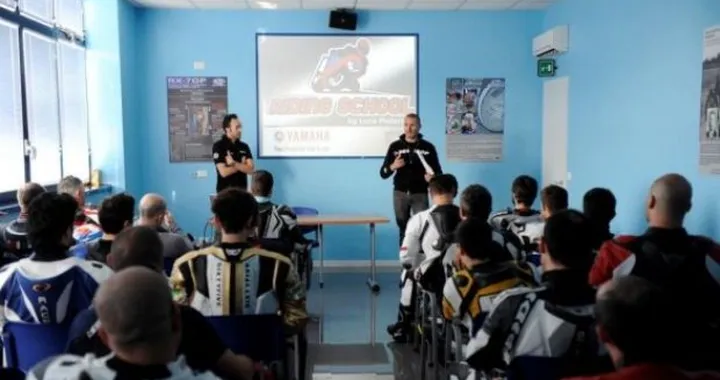 Motoblog/Yamaha: Pedersoli Riding School