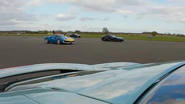 Drag race Ferrari