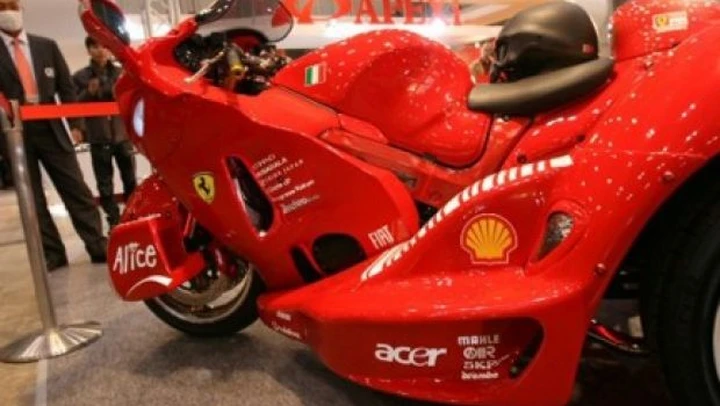 E ora c'è anche il Trike Ferrari/Hayabusa...aiuto!