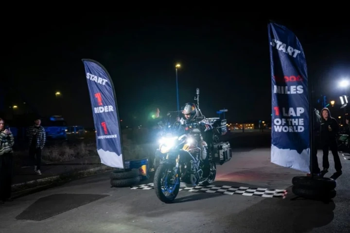 Triumph Tiger 1200 2027, il prototipo spunta nel giro del mondo