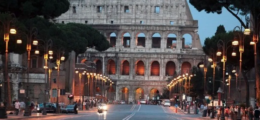 Pedonalizzazione Fori a Roma: perchè taxi, bus e NCC si e mezzi non inquinanti no?