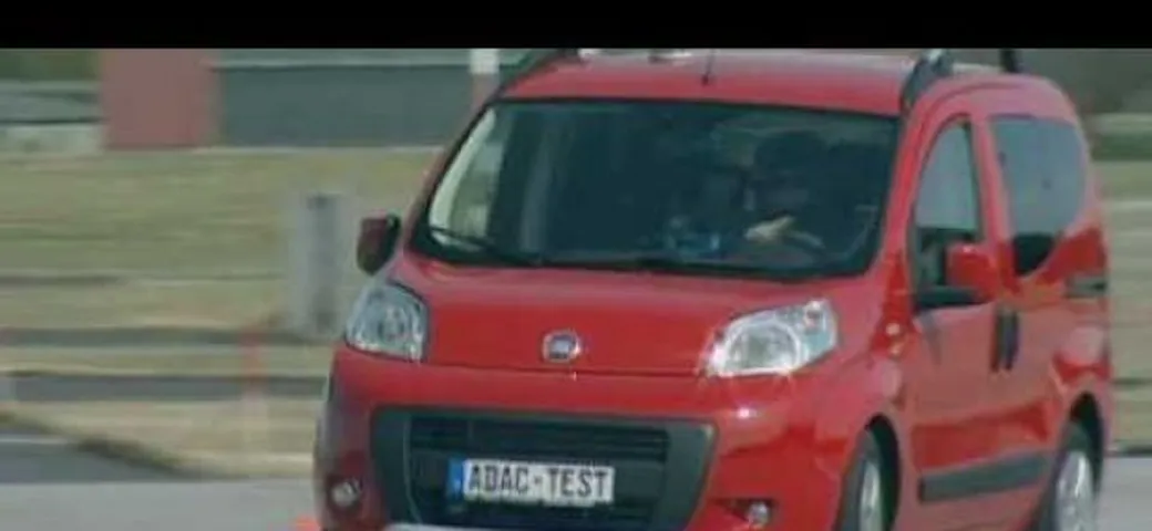 Test dell'Alce: bocciate Citroen Nemo e Peugeot Bipper