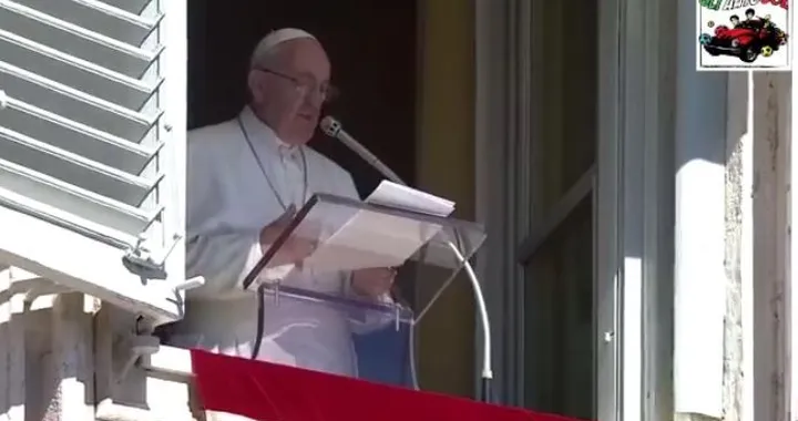 Sepang, Papa Francesco: "Iannone, esci Lorenzo!" [video]