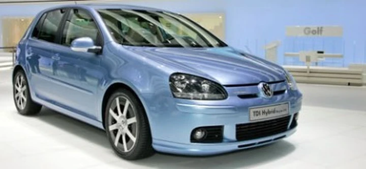 VW: dietrofront sulla Golf TDI Hybrid di Ginevra