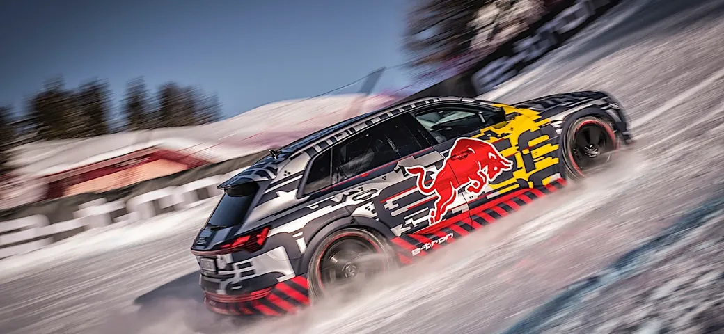 Audi e-tron: “in pista” sulla Streif di Kitzbühel