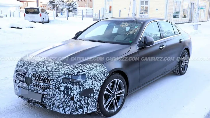 L'impercettibile facelift della Mercedes-Benz Classe C: cosa cambia