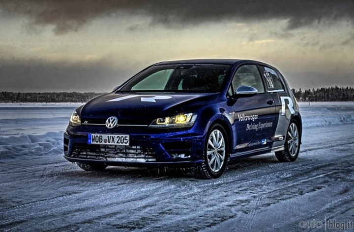 Volkswagen Golf R 2014: prezzo, tecnica e prova sul ghiaccio